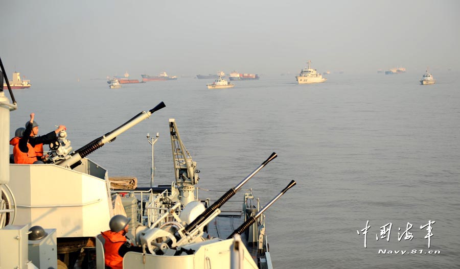 A ship formation under the East China Sea Fleet of the Navy of the Chinese People's Liberation Army (PLA) conducted actual-combat drill in a training sea area to enhance its actual combat capability. (navy.81.cn/Jiang Shan)