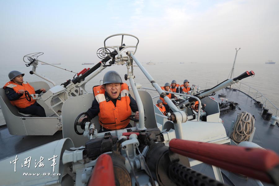 A ship formation under the East China Sea Fleet of the Navy of the Chinese People's Liberation Army (PLA) conducted actual-combat drill in a training sea area to enhance its actual combat capability. (navy.81.cn/Jiang Shan)