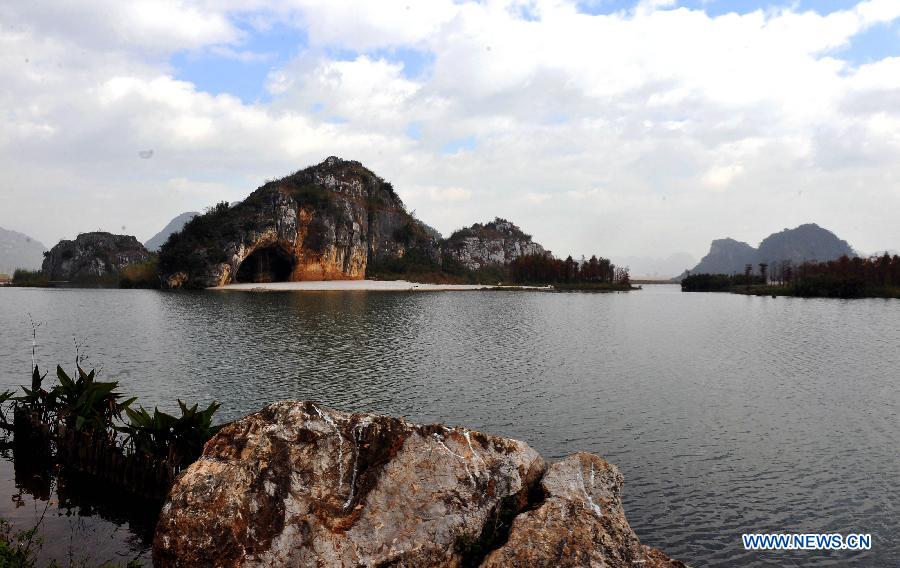 Photo taken on Dec. 12, 2012 shows the scenery of Qiubei County of Wenshan Zhuang and Miao Autonomous Prefecture, southwest China's Yunnan Province. (Xinhua/Chen Haining)