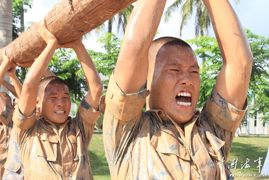 A marine brigade under the South Sea Fleet of the Navy of the Chinese People's Liberation Army (PLA) carries out joint training during December.(Photo: Navy.81.cn)