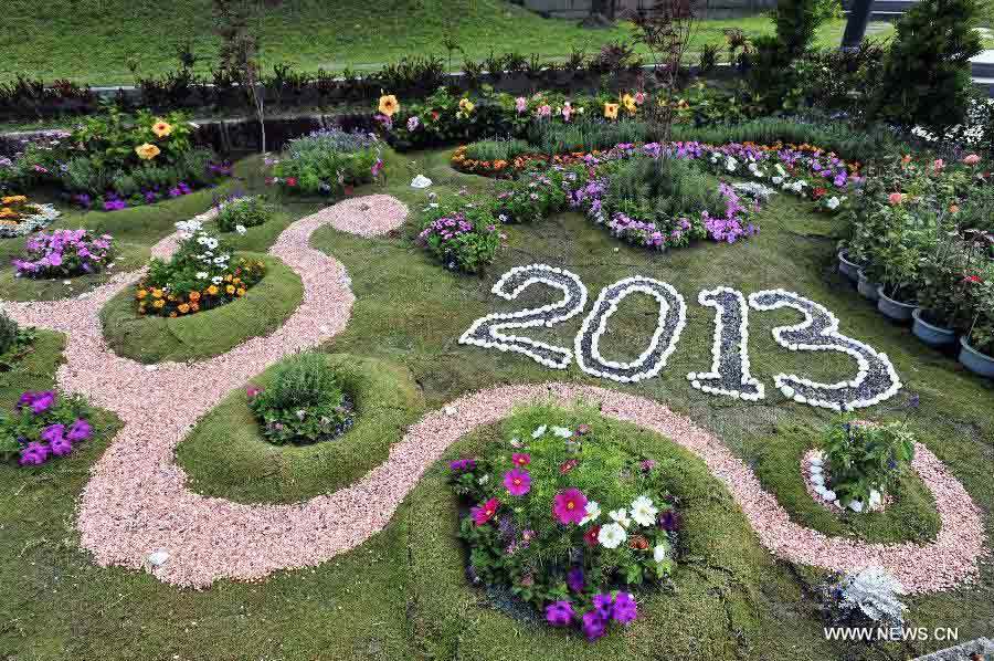 Photo taken on Dec. 20, 2012 shows a corner of Taipei International Flower Exhibition 2012 in Taipei, southeast China's Taiwan. The flower exhibition will formally kick off in Tapei on Dec. 22. (Xinhua/Wu Ching-teng) 