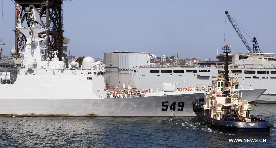 Chinese Navy's "Changzhou" missile frigate leaves Sydney, Australia, Dec. 22, 2012. China's 12th navy fleet ended a five-day visit to Australia on Saturday. (Xinhua/Jin Linpeng) 