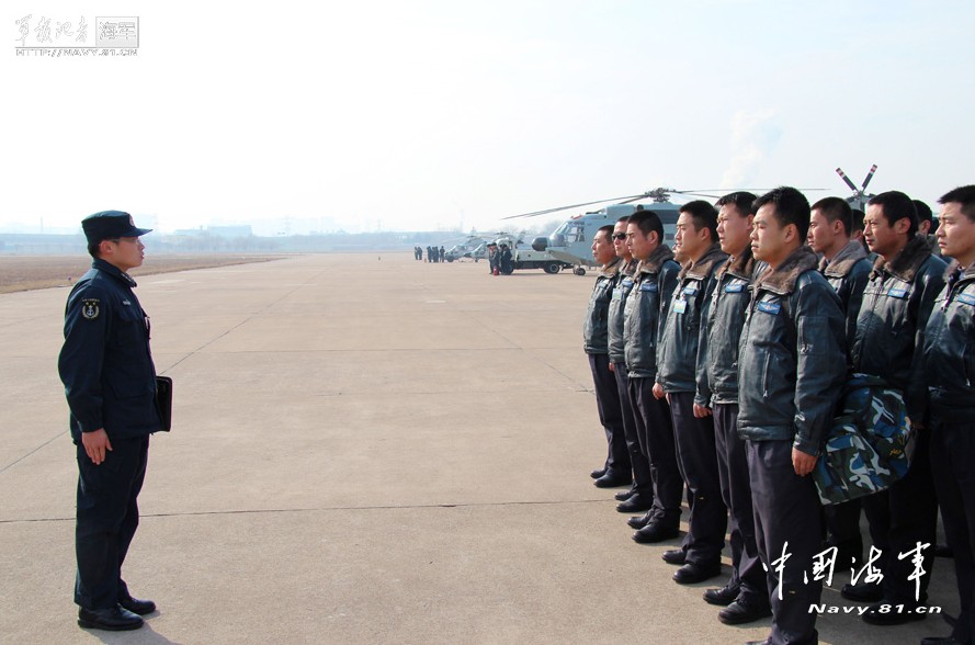 A carrier-based aircraft regiment under the North Sea Fleet of the Navy of the Chinese People's Liberation Army (PLA) successfully completed the training of the last flying day of this year on December 19, 2012. It marks this regiment's annual flight training has been satisfactorily completed. (navy.81.cn/Hu Baoliang, Wang Yan)