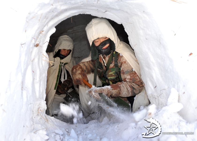 In late December 2012, a garrison regiment conducts a drill deep in the Greater Hinggan mountains of Heilongjiang province. The soldiers went through many hard exercises although the temperature dipped to 40 degrees Celsius below zero. (Photo/ reader.chinamil.com.cn)