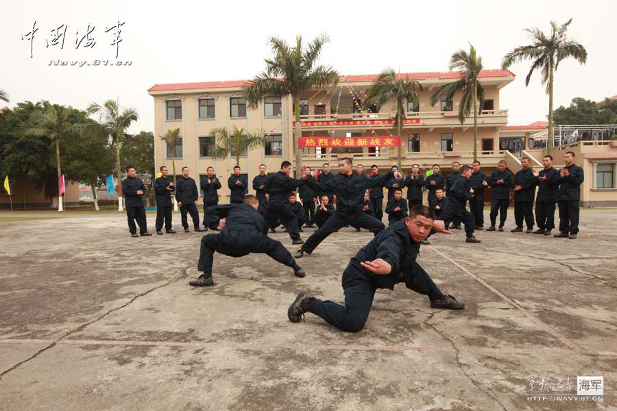 The photo shows the life of 30 Wushu masters in barrack as the newly-recruited members of the Marine Corps under the Navy of the Chinese People's Liberation Army (PLA). (navy.81.cn/Hu Kaibing, Yu Huangwei)