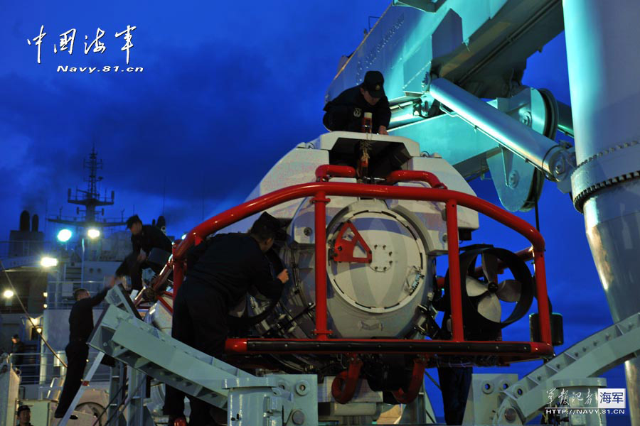 A maritime rescue detachment of the North China Sea Fleet under the Navy of the Chinese People's Liberation Army (PLA) has completed a submarine rescue and lifesaving drill successfully in the Yellow Sea. (navy.81.cn/Qian Xiaohu, Wang Songqi)