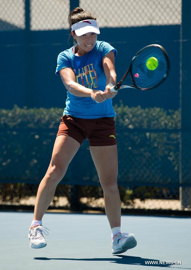 Zheng Jie of China attends a training session at Sydney Olympic Park Tennis Centre in Sydney, Australia, Jan. 6, 2013. Zheng Jie will play her first round women's singles match against Samantha Stosur of Australia at the Apia International Sydney tournament on Jan. 7, 2013. (Xinhua/Bai Xue)