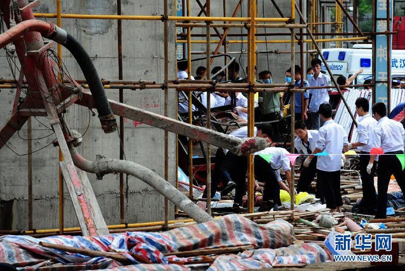 19 passengers die in an elevator accident in Wuhan, Hubei, Sept. 13, 2013. Elevator accidents have occurred frequently in public areas, residential areas and construction sites, ringing the alarm for the public security. (Xinhua/Cheng Min)