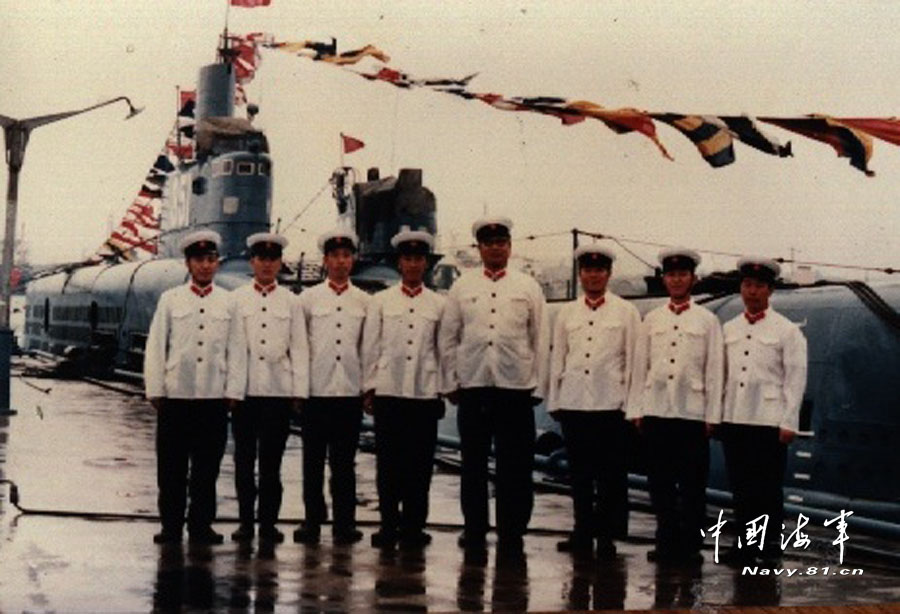 In April 1951, Chinese Navy organizes a group to learn submarine knowledge from the Pacific Fleet of former Soviet navy in Lushun, Dalian, northeast China's Liaoning province. In May 1952, China founds its first submarine base in Qingdao, east China's Shandong province. In June 1954, China establishes its first submarine force to conduct patrol and vigilance missions. (File photo/ Navy.81.cn)  