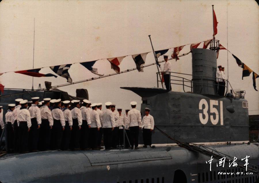 In April 1951, Chinese Navy organizes a group to learn submarine knowledge from the Pacific Fleet of former Soviet navy in Lushun, Dalian, northeast China's Liaoning province. In May 1952, China founds its first submarine base in Qingdao, east China's Shandong province. In June 1954, China establishes its first submarine force to conduct patrol and vigilance missions. (File photo/ Navy.81.cn)  