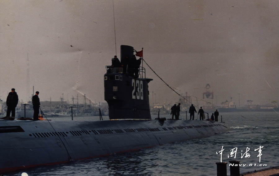 In April 1951, Chinese Navy organizes a group to learn submarine knowledge from the Pacific Fleet of former Soviet navy in Lushun, Dalian, northeast China's Liaoning province. In May 1952, China founds its first submarine base in Qingdao, east China's Shandong province. In June 1954, China establishes its first submarine force to conduct patrol and vigilance missions. (File photo/ Navy.81.cn)  