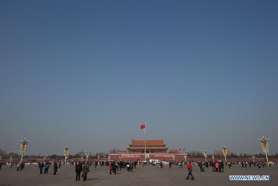 Blue sky reappears over the Tian'anmen Square in Beijing, capital of China, Jan. 16, 2013. Beijingers on Wednesday saw their first sunshine in seven days, with a cold front dispersing the lingering smog in the city. (Xinhua/Jin Liwang)