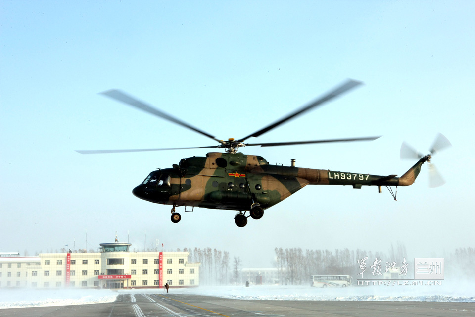 An army aviation brigade under the Lanzhou Military Area Command (MAC) of the Chinese People's Liberation Army (PLA) organizes flight training at an airport in the new year, in a bid to temper the tactical skills of warplane pilots and the helicopter operation-and-control capability. (China Military Online/Jia Baohua)