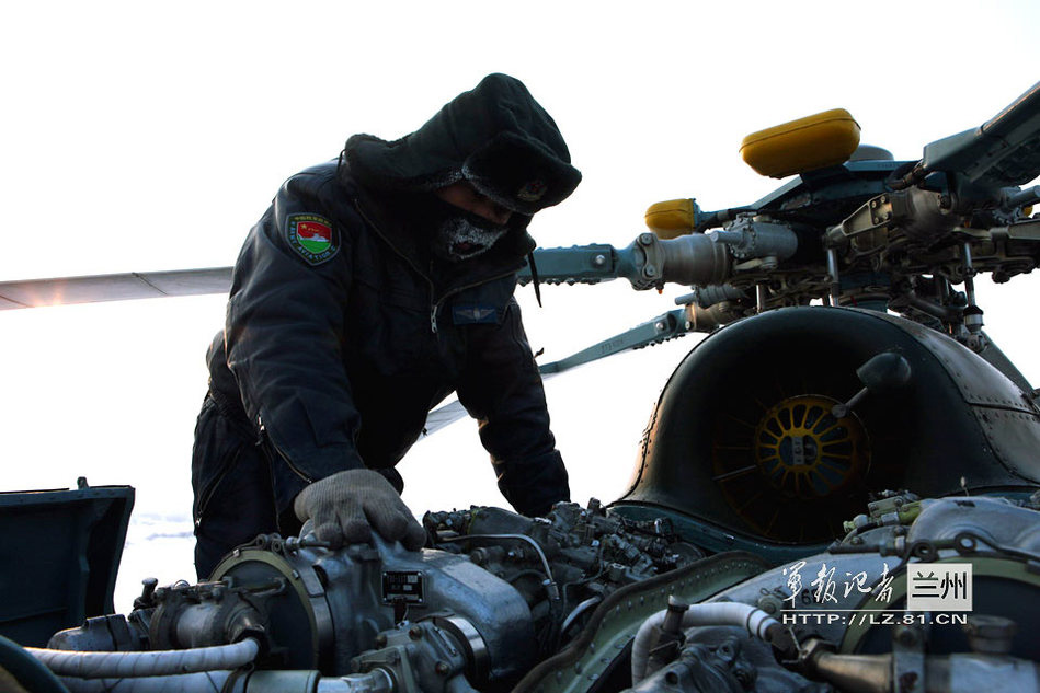 An army aviation brigade under the Lanzhou Military Area Command (MAC) of the Chinese People's Liberation Army (PLA) organizes flight training at an airport in the new year, in a bid to temper the tactical skills of warplane pilots and the helicopter operation-and-control capability. (China Military Online/Jia Baohua)