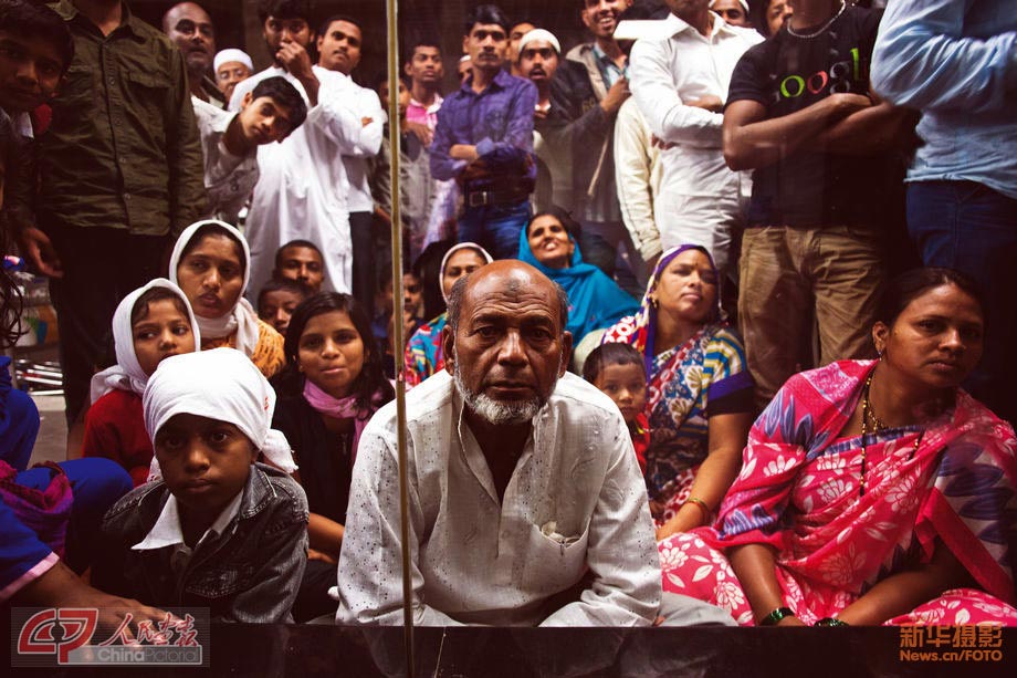 Photo shows people in Mumbai, India. (Chinapictorial/ Duan Wei)