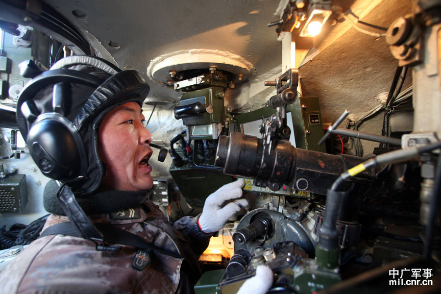 The Beijing Military Area Command (MAC) of the Chinese People's Liberation Army (PLA) organized a large-scale winter actual-troop drill in Zhurihe military training base from Jan. 8 to 18, 2013, so as to greatly improve the actual-combat capability of the troops in the cold weather. （mil.cnr.cn/Zhang Kunping, Zhang Leifeng, Gao Bo, Cheng Jianfeng, Wang Guohong）