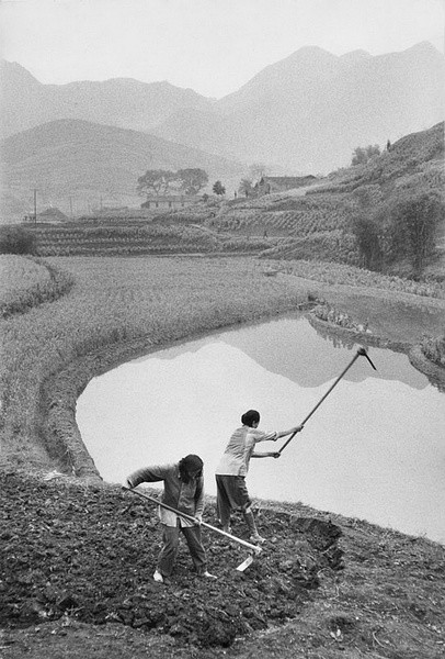 Farmers through lens of Marc Riboud 