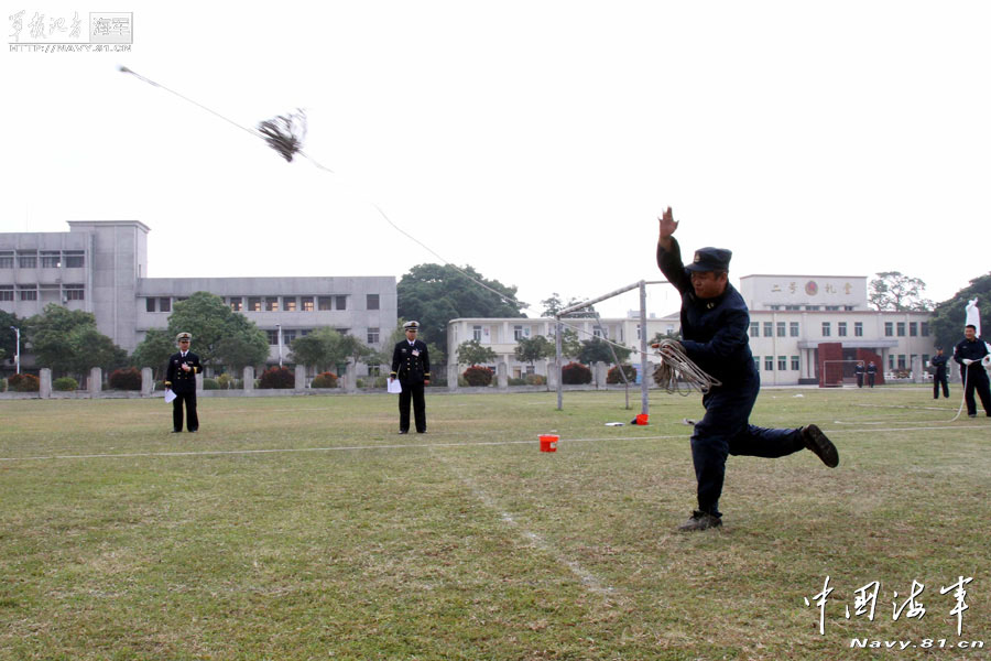 Recently, the officers and men of a landing ship flotilla under the South China Sea Fleet of the Navy of the Chinese People's Liberation Army (PLA) organized military skill competitions，in a bid to comprehensively improve its military training.(chinamil.com.cn/Gan Jun, Xu Miaobo and Shao Zhaojun)