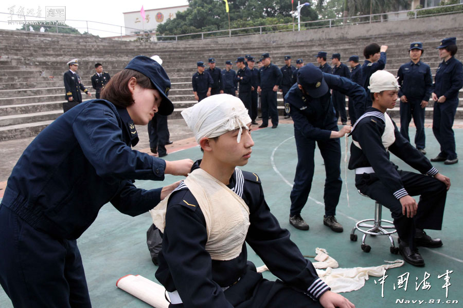 Recently, the officers and men of a landing ship flotilla under the South China Sea Fleet of the Navy of the Chinese People's Liberation Army (PLA) organized military skill competitions，in a bid to comprehensively improve its military training.(chinamil.com.cn/Gan Jun, Xu Miaobo and Shao Zhaojun)