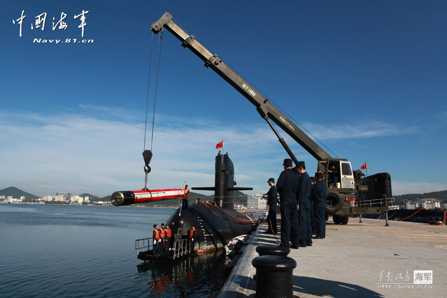  A Submarine flotilla of the South Sea Fleet under the Navy of the Chinese People's Liberation Army (PLA) innovates the rapid support methods to shorten the technical preparation time for torpedo by 20 percent. (navy.81.cn/Zhou Yancheng, Liuqian)