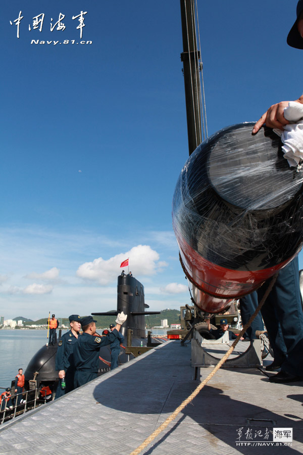  A Submarine flotilla of the South Sea Fleet under the Navy of the Chinese People's Liberation Army (PLA) innovates the rapid support methods to shorten the technical preparation time for torpedo by 20 percent. (navy.81.cn/Zhou Yancheng, Liuqian)