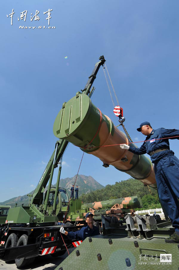 A shore-based missile regiment of the South Sea Fleet under the Navy of the Chinese People's Liberation Army (PLA) conducts military training. (navy.81.cn/Zhao Changhong, Shen Huayue)