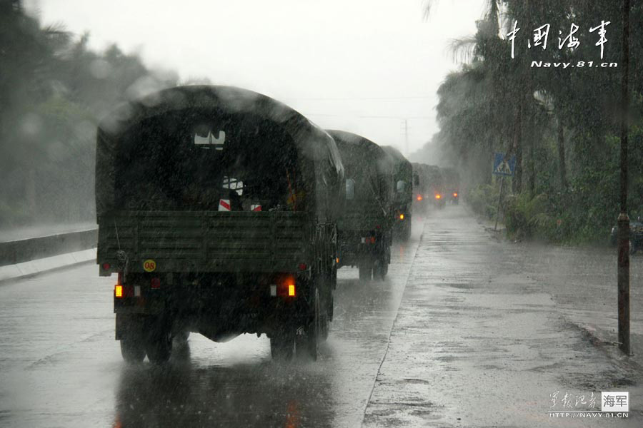 A shore-based missile regiment of the South Sea Fleet under the Navy of the Chinese People's Liberation Army (PLA) conducts military training. (navy.81.cn/Zhao Changhong, Shen Huayue)