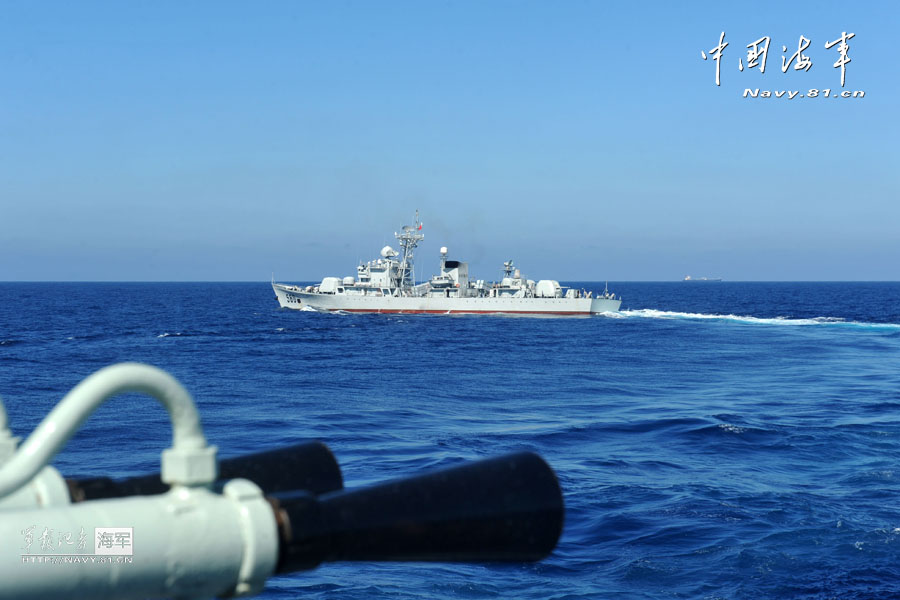 Recently two frigates of South Sea Fleet conduct drill and patrol in South China Sea in order to meet the demand of future maritime battles. (Photo/ Navy.81.cn)