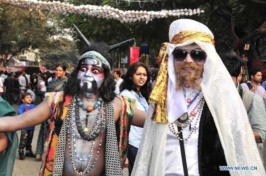 Artists perform during the 15th Kala Ghoda Arts Festival held in Mumbai, India, on Feb. 2, 2013. The 15th Kala Ghoda Arts Festival kicked off here on Saturday, lasting until Feb. 10.(Xinhua/Wang Ping)