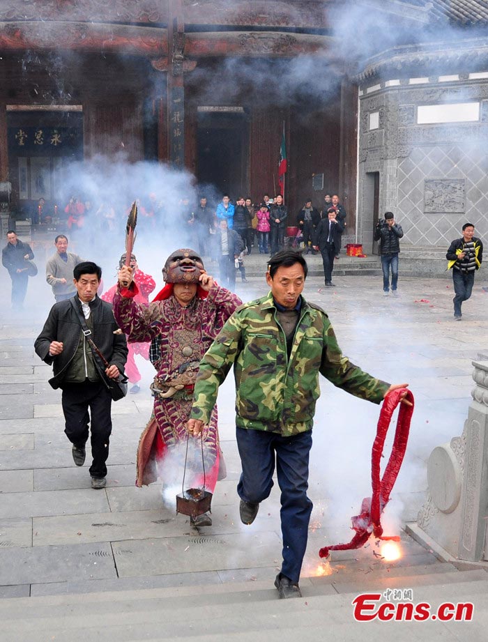 Photo taken on February 4 shows traditional cultural activities were held at Wuyuan of Eastern Jiangxi Province to celebrate Beginning of Spring. February 4 marks the Beginning of Spring, one of the twenty-four solar terms on China's traditional calendar. (Photo/Hu Dunhuang)