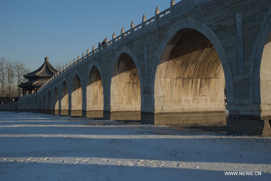 Photo taken on Feb. 4, 2013 shows the scenery of the Summer Palace in winter in Beijing, capital of China. (Xinhua/Li Gang)