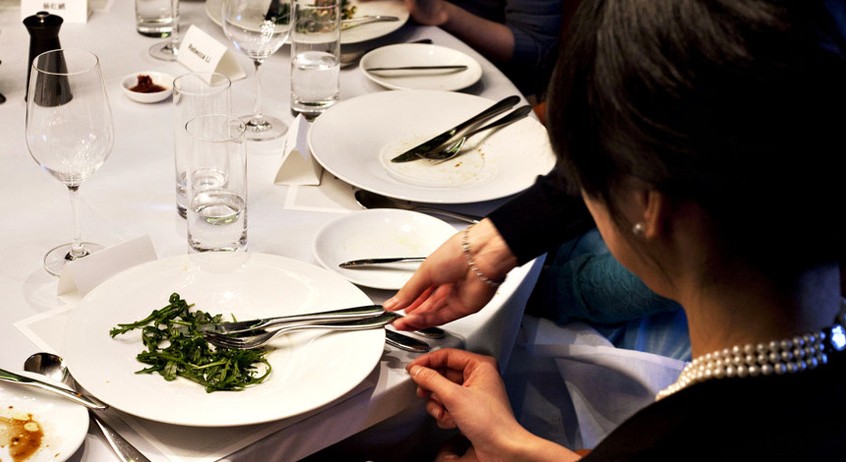 Ladies in the etiquette training. (Photo/Xinhua)