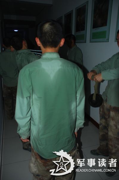 Soldiers of a regiment of the Lanzhou Military Area Command (MAC) of the Chinese PLA train hard in the barrack. (China Military Online/Gong Shuangwen, Yang Guo, Hu Gai)  