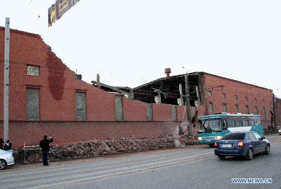 Damage caused after a meteorite passed above the Urals city of Chelyabinsk, is seen in Chelyabinsk, about 1,500 km east of Moscow, on Feb. 15, 2013. Injuries caused by a fallen meteorite in Russia's Urals region have risen to around 1,000, including over 200 children, the Russian Interior Ministry said on Friday. (Xinhua/RIA) 