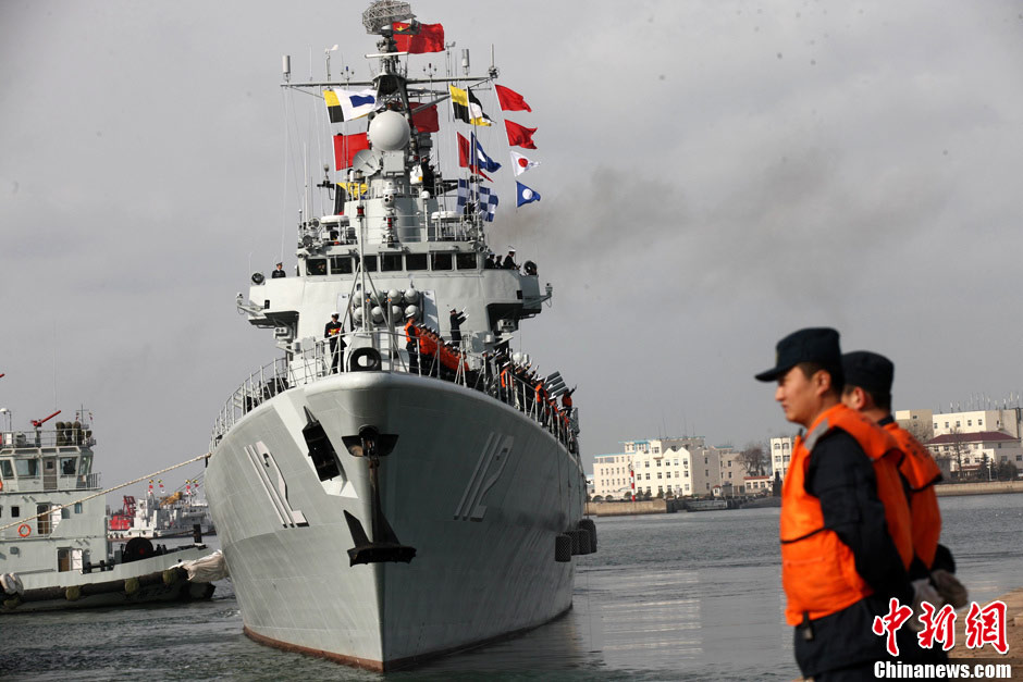 The 14th naval squad, sent by the Chinese People's Liberation Army (PLA) Navy, departed Saturday from China to the Gulf of Aden and Somali waters for escort missions. The 14th convoy fleet comprises three ships -- the missile destroyer Harbin, the frigate Mianyang and the supply ship Weishanhu -- carrying two helicopters and a 730-strong troop, all from the North China Sea Fleet under the PLA Navy.（CNS/Xu Chongde）