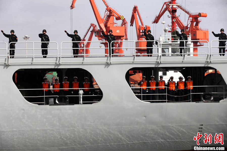 The 14th naval squad, sent by the Chinese People's Liberation Army (PLA) Navy, departed Saturday from China to the Gulf of Aden and Somali waters for escort missions. The 14th convoy fleet comprises three ships -- the missile destroyer Harbin, the frigate Mianyang and the supply ship Weishanhu -- carrying two helicopters and a 730-strong troop, all from the North China Sea Fleet under the PLA Navy.（CNS/Xu Chongde）