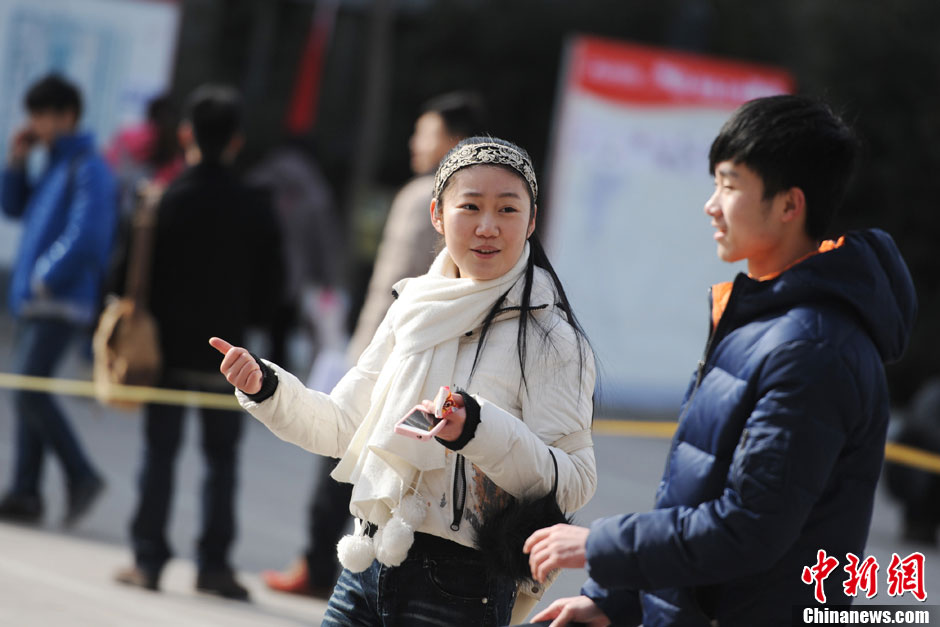 The photo shows the enrollment site of Beijing Film Academy on Feb. 18, 2013. Beijing Film Academy plans to recruit 513 new students in 25 professional directions in 2013. Candidates should first submit online application and confirm on site. The online application has started since Jan. 10, 2013. The registration confirmation started on Feb. 17, 2013. (Photo/Chinanews) 