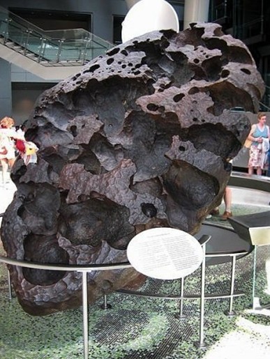 Willamette Meteorite with an estimated mass of over 14 tons (USA, 1902).(Source:gmw.com)