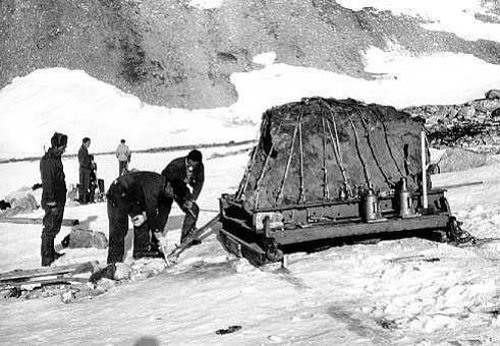 Cape York Agpalilik Meteorite with an estimated mass of over 20 tons (Greenland, 1963).(Source:gmw.com)