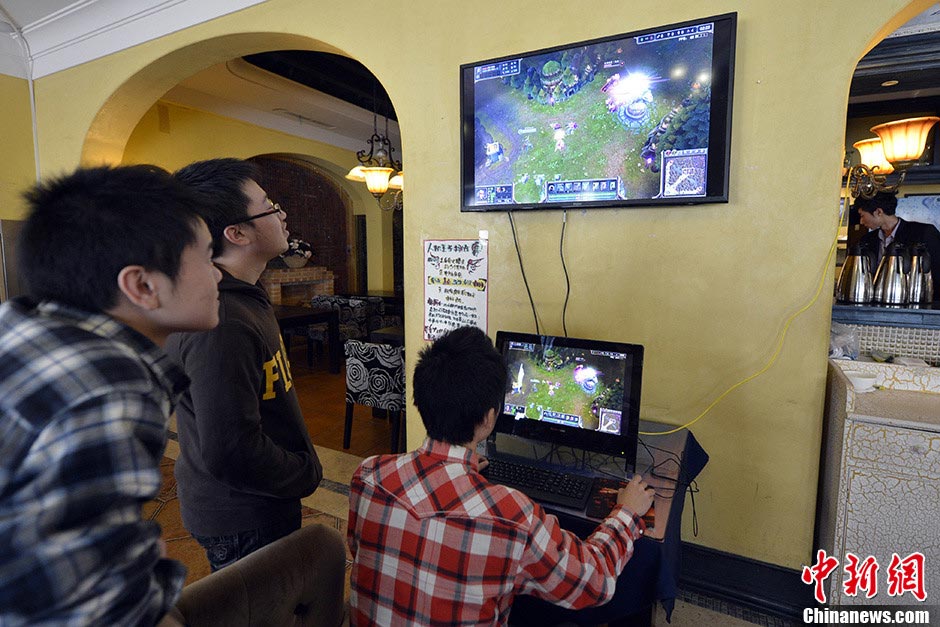 A restaurant under the theme of the online game League of Legends opened on February 17 in southwestern Chongqing Municipality. (CNS/Yu You)