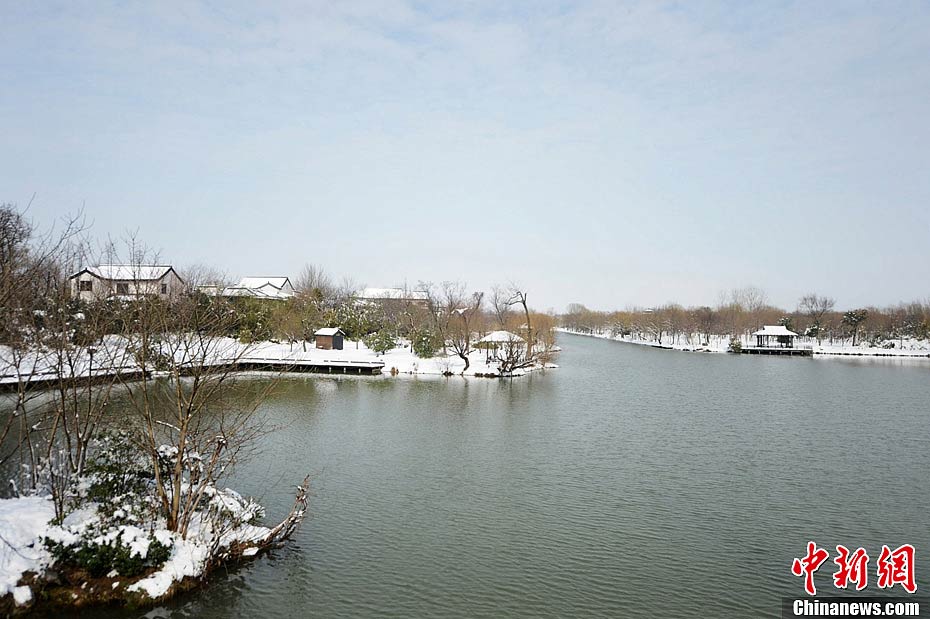 Photo taken on February 19 shows the snow scenery of Yangzhou in East China's Jiangsu Province. (CNS/Meng Delong)