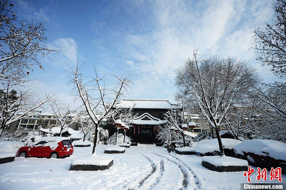 Photo taken on February 19 shows the snow scenery of Yangzhou in East China's Jiangsu Province. (CNS/Meng Delong)