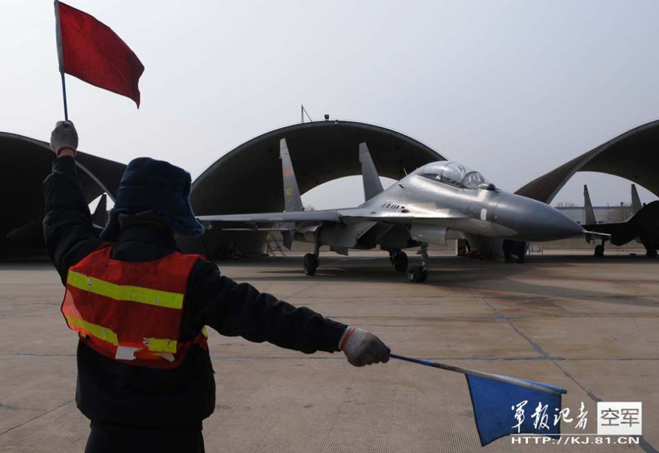 A Su-30 fighter formation of the Air Force of the Chinese People's Liberation Army (PLA) conducts a high-altitude attack and defense confrontation training at a flight training base in north China. (China Military Online/Huang Ziyue, Zhan Zhilei)