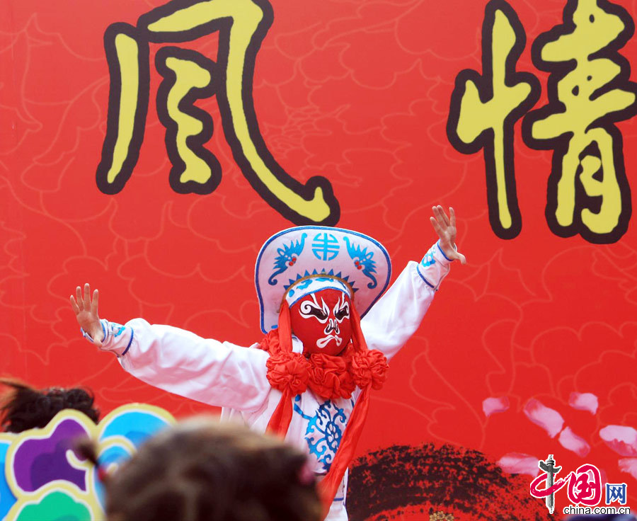 The Ditan Temple Fair is one of the busiest and most popular temple fairs in Beijing. It is held every year at Ditan Park, where emperors used to offer sacrifice to appease gods, during Spring Festival. In modern times, the temple fair still features reenactments of the Ming's and Qing's imperial sacrificial rituals. It also stages a wide range of folk performances, children's puppet shows and acrobatic shows. Vendors sell a wide variety of local snacks and other foods as well as useful items. (China.org.cn)