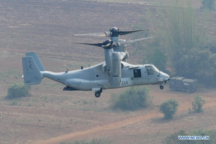 A MV-22 Osprey tilt-rotor aircraft is seen during the Cobra Gold exercise in Sukhothai, Thailand, Feb. 21, 2013. The 11-day multinational military exercise ended on Thursday. An estimated 13,000 servicemen from seven countries were participating in the Cobra Gold exercise, including those from Singapore, Malaysia, Indonesia, Japan, South Korea, the United States and Thailand. (Xinhua/Gao Jianjun) 