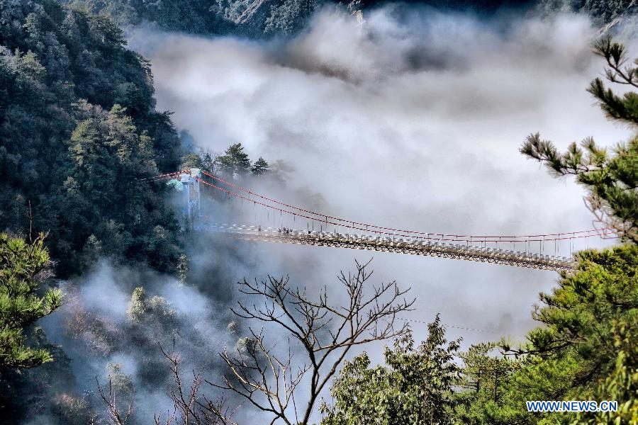 Photo taken on Feb. 22, 2013 shows scenery of the Lushan Mountain in Jiujiang, east China's Jiangxi Province. (Xinhua/Qin Yongyan) 