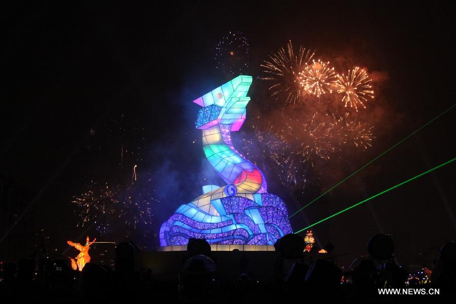 Photo taken on Feb. 24, 2013 shows colored lanterns at the Taiwan Lantern Festival in Hsinchu, southeast China's Taiwan. The event that kicked off on Sunday will last until March 10. (Xinhua) 