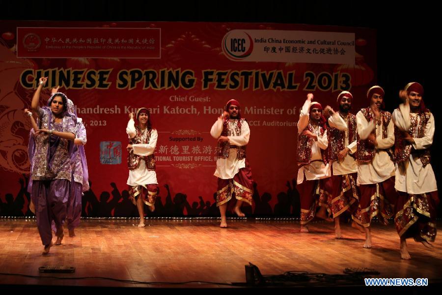 Indian artists perform traditional dance during the "Chinese Spring Festival 2013" at FICCI Auditorium in New Delhi, India, Feb. 25, 2013. The Chinese Embassy to India and the India China Economic and Cultural Council organized the "Chinese Spring Festival 2013" Monday to showcase Chinese music, dance, and martial art. (Xinhua/Li Yigang) 
