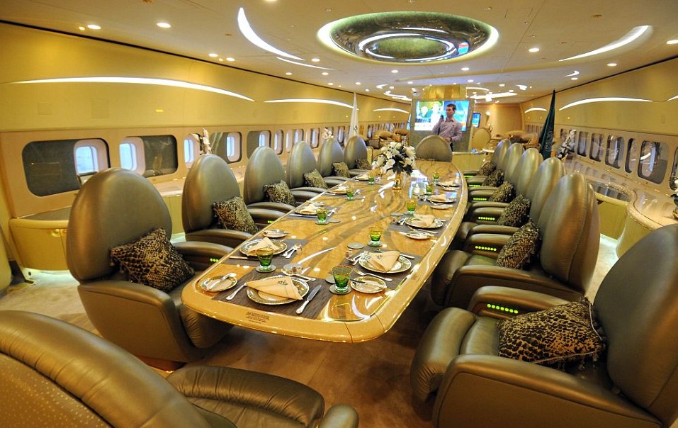 Boeing 747, private plane of Arabia's PrinceAlwaleed bin Talal (Source: chinadaily.com.cn)