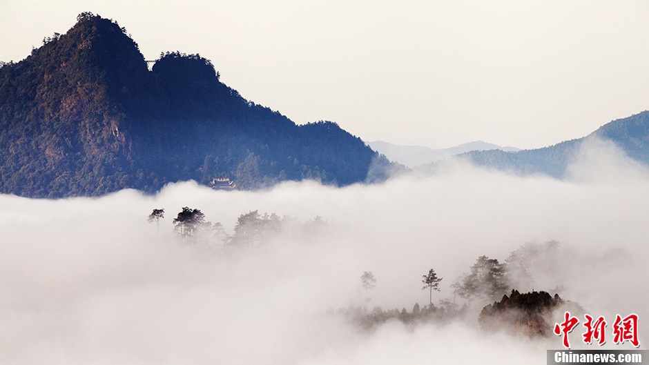 Photo taken on March 4 shows the sea of clouds at the Wuyi Mountain in Southeast China's Fujian Province. (CNS/Yi Fan)